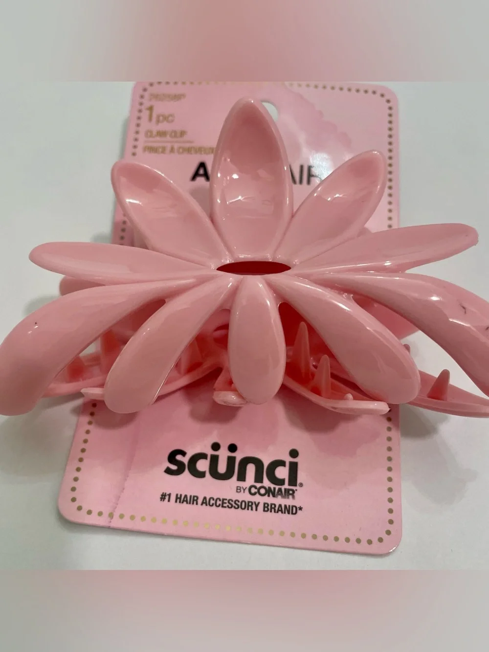 scünci Flower Hair Claw Clips in Pink and Green